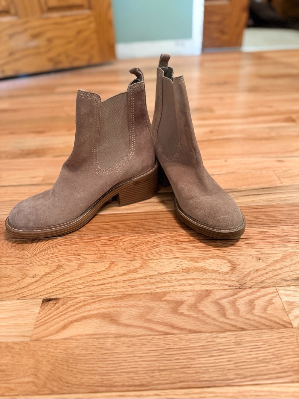 Women's Tan Suede Chelsea Boots -Steve maddening